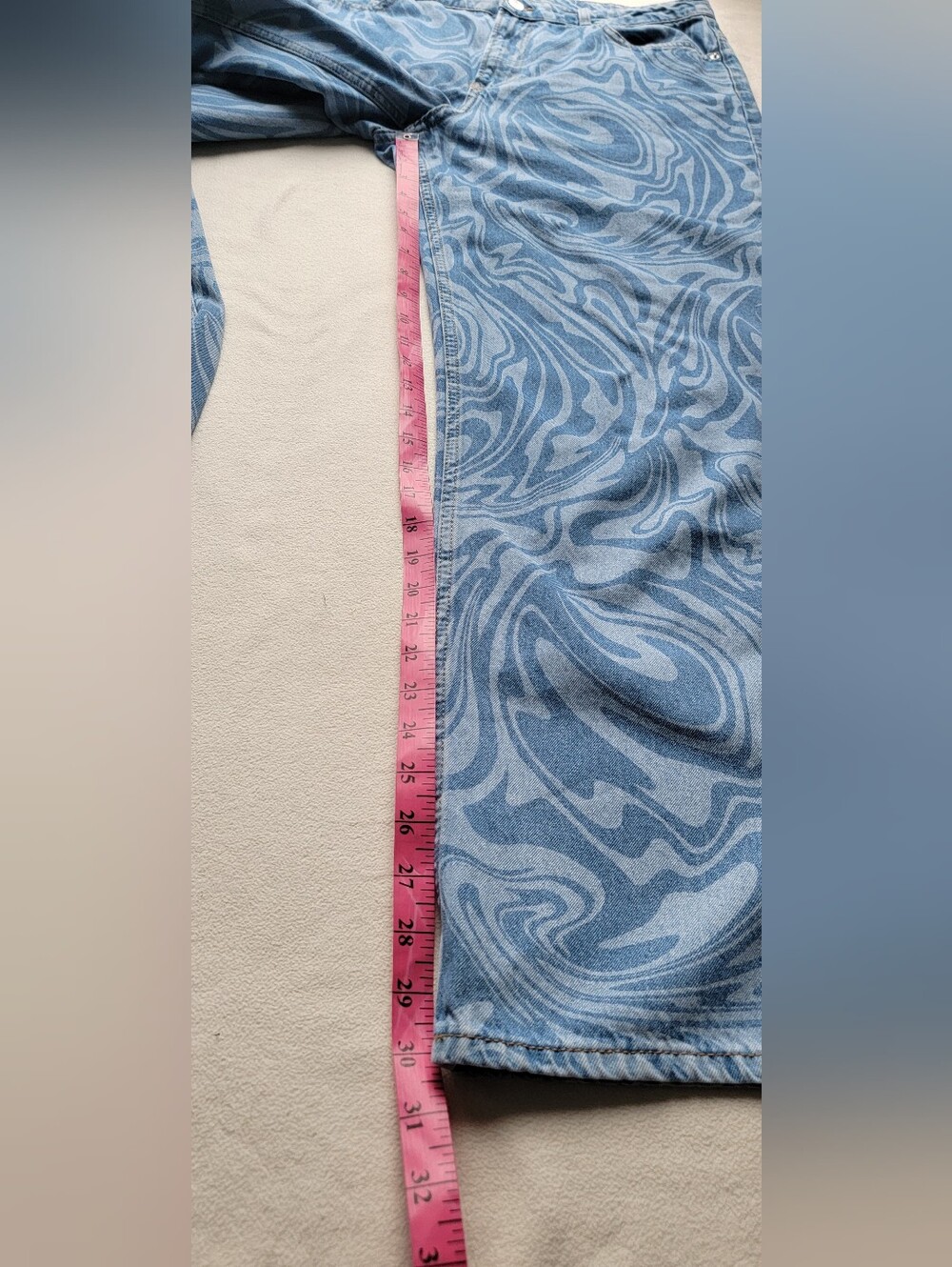 H&M Blue Swirl-Print Relaxed Jeans - Picture 6 of 10